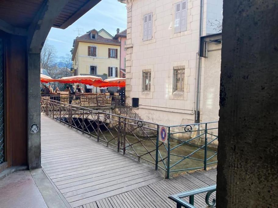 Quai Des Cordeliers, Balcon Et Vieille Ville Annecy Exterior photo